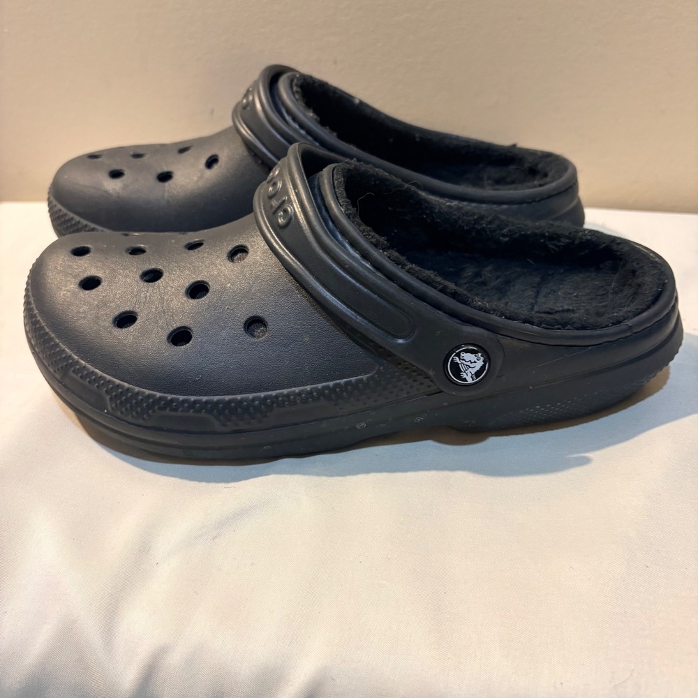 Crocs Classic Fuzz Lined Clog Black Unisex Mens 6 Womens 8 Dual Comfort Shoes‎ - Picture 3 of 8
